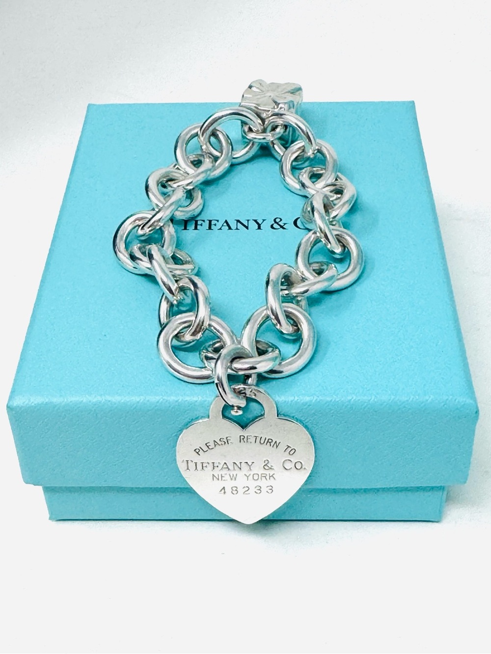 Authentic Tiffany & Co. Return To Heart Tag GiftBox  Bracelet. - Picture 5 of 9